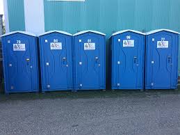 Best Standard Portable Toilet Rental  in Lewistown, IL